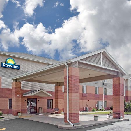 Days Inn By Wyndham Madison Ne/Windsor Eksteriør billede